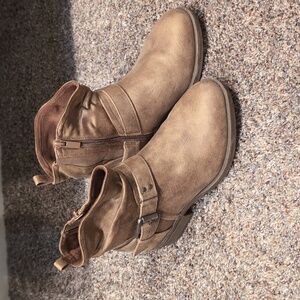 Torrid Moto Ankle Zip Bootie Size 8 1/2 WW